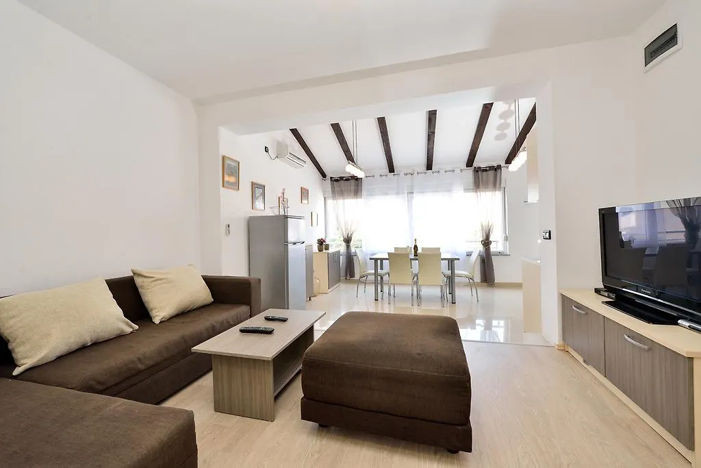 Apartments Nika & Karla Bibinje 0*,  Croatia