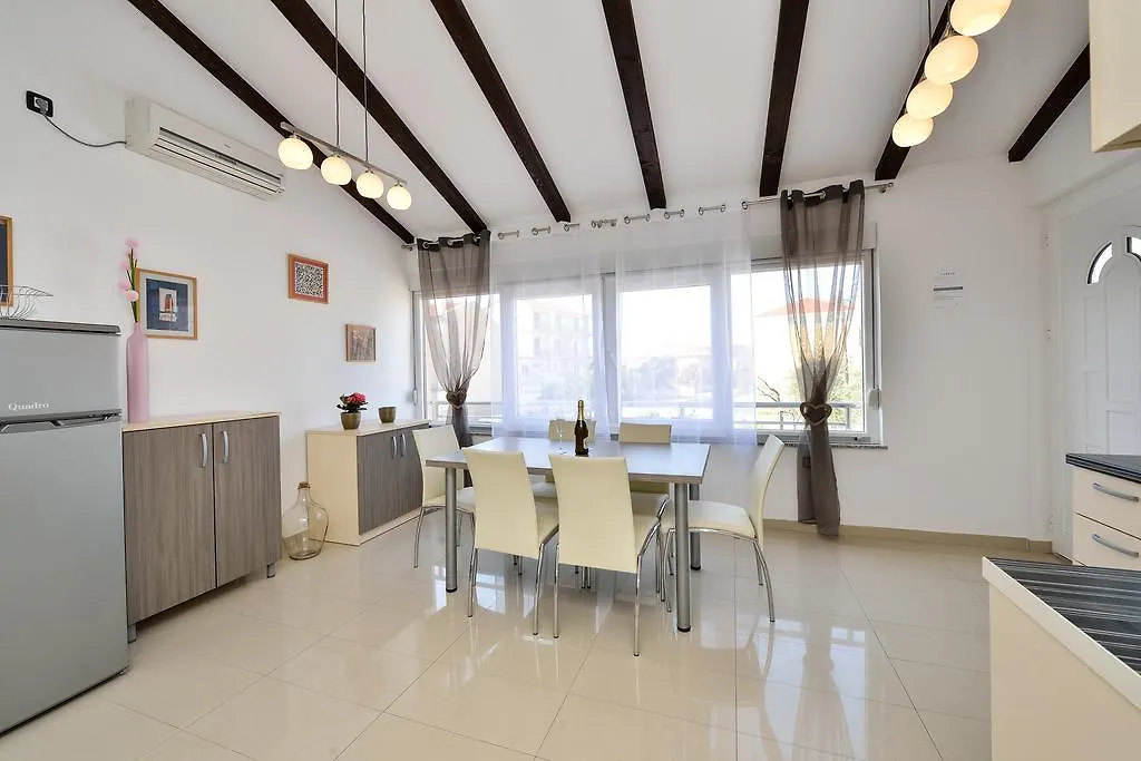 Apartments Nika & Karla Bibinje