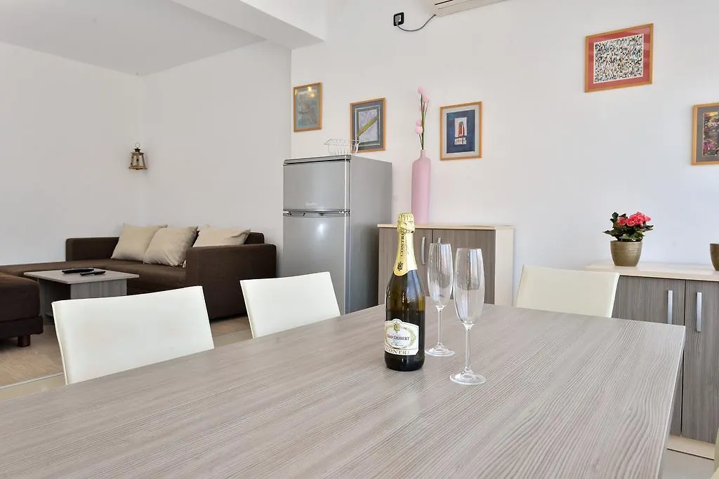 Apartments Nika & Karla Bibinje