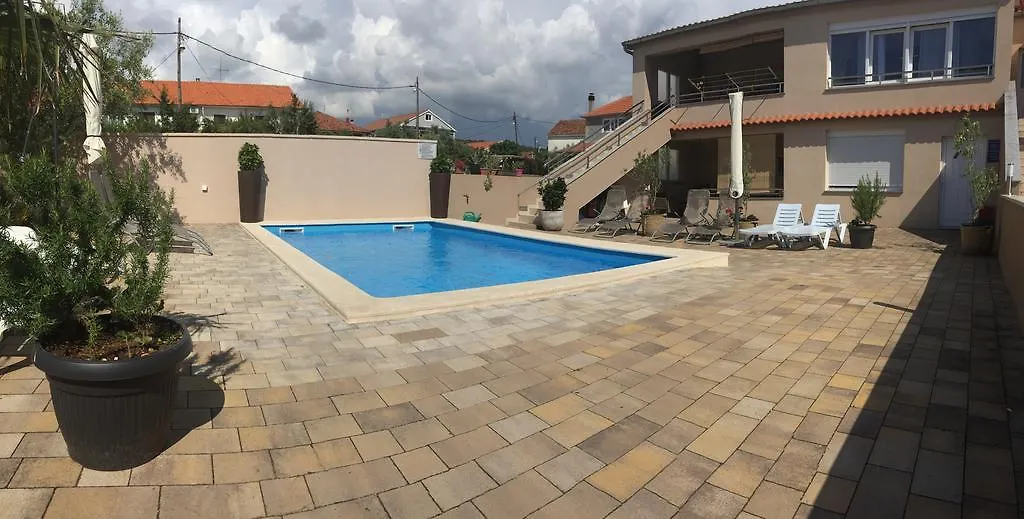 Apartments Nika & Karla Bibinje