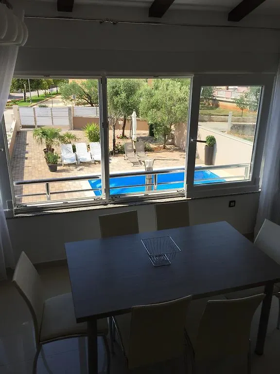 Apartments Nika & Karla Bibinje